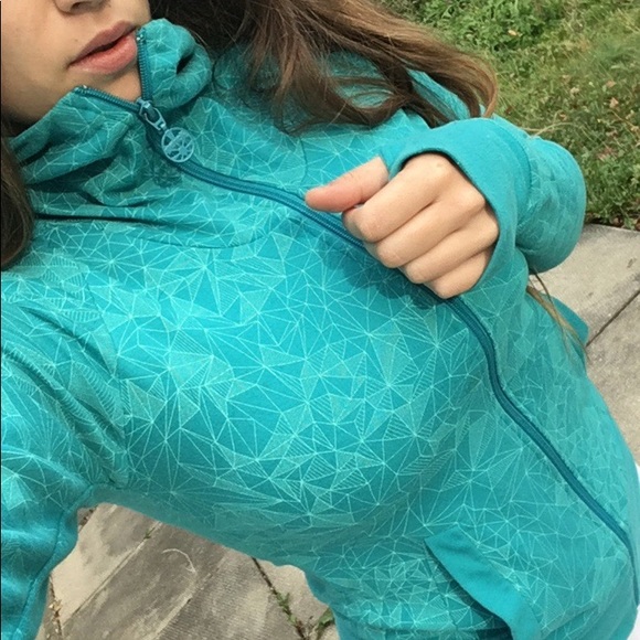 Bench women’s zip up Sweater - Picture 2 of 5